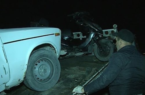 В Забрате мотоцикл врезался в машину - ВИДЕО