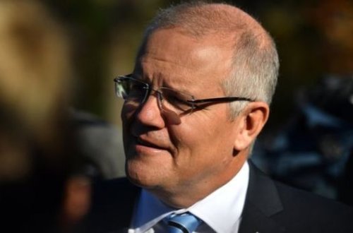 Avstraliyada baş nazirə yumurta atdılar - VİDEO