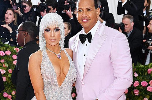 Cennifer Lopez qüsursuz bədənini göstərdi – FOTO