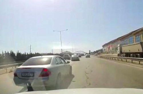 Bakı-Sumqayıt yolunda qorxunc hadisə - SÜRÜCÜ GÖRÜN NƏLƏR ETDİ - VİDEO