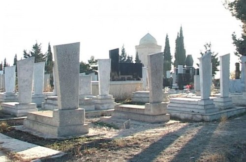 Niyə dəfndən sonra məzarın üzərinə su tökürlər?