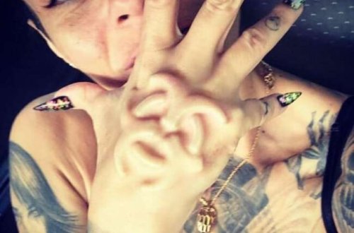 Belə çılğınlıq görülməyib - Dərilərinin altına görün nə edirlər? - şok fotolar