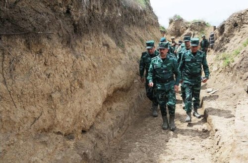 Elçin Quliyev təmas xəttində - FOTO