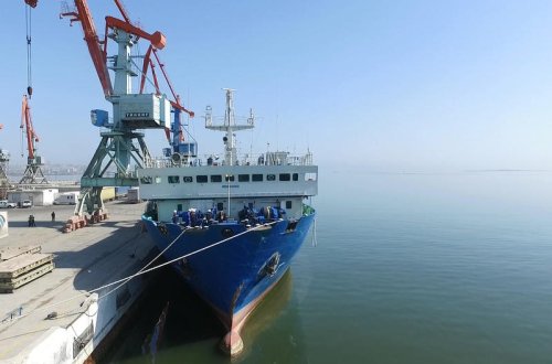 Названа причина сильного пожара на корабле в Баку