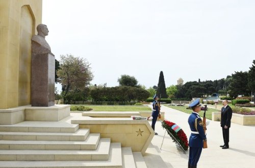 İlham Əliyev Qələbə Günü münasibətilə keçirilən mərasimdə iştirak edib
