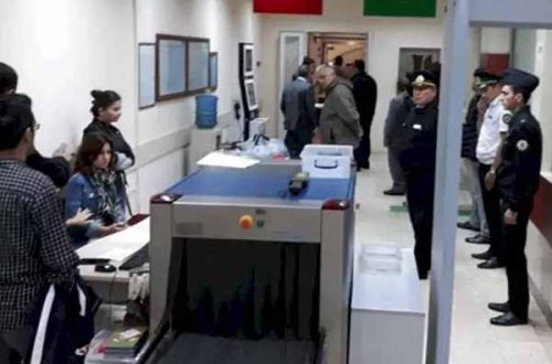 Azərbaycan gömrüyündə insident: Boğazını kəsdi