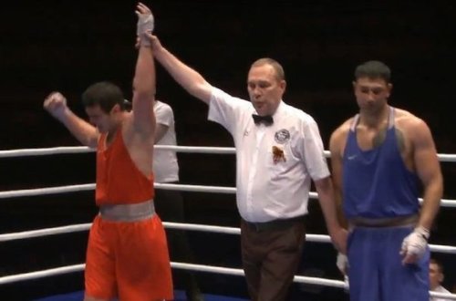 Азербайджанский боксер победил Саркисяна - ВИДЕО