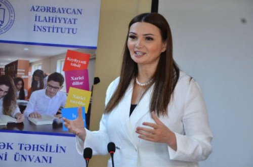 Qənirə Paşayeva təsəvvüf araşdırmaçısı Camalnur Sarqut ilə birgə seminar keçirib - VİDEO/FOTOLAR