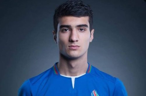 Mahir soyadından və atasının adından rəsmən imtina etdi - FOTO