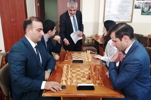 KƏND TƏSƏRRÜFATI NAZİRLİYİNİN ƏMƏKDAŞLARI ARASINDA ŞAHMAT TURNİRİ BAŞA ÇATIB