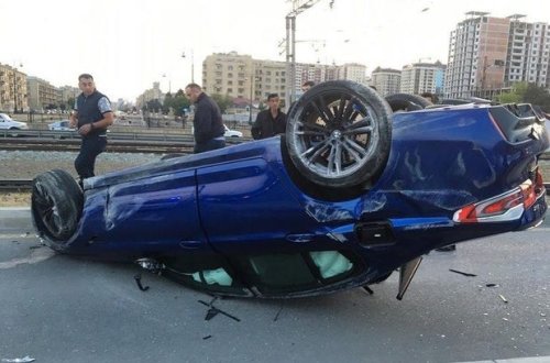 Bakıda 270 min manatlıq BMW aşdı - FOTO