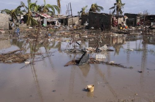 Число жертв циклона 