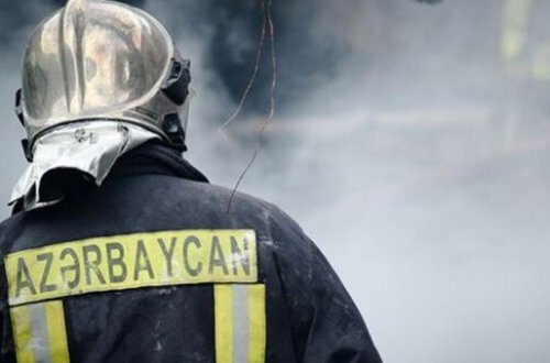 Пожар в 11-комнатом доме в центре Баку, есть пострадавший