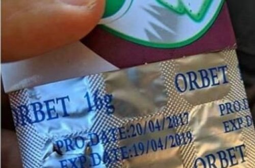 Paytaxda saxta saqqızlar satılır- 5 paçkası 1 manat - FOTO