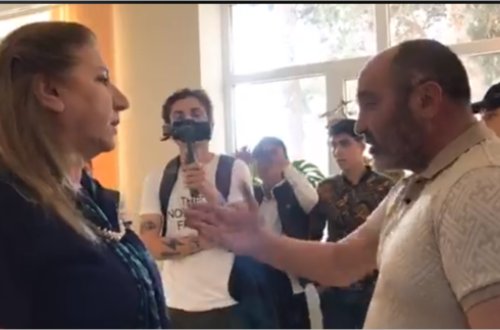 Bakıda intihar edən 5-ci sinif şagirdi Fatimənin atası məktəbə hücum etdi: 