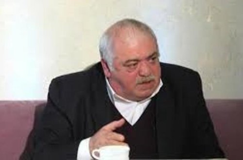Mərhum rejissor Rövşən Almuradlının son tamaşası - AÇIQ QAPI günü
