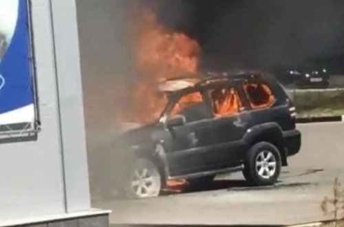 Bakıda “Toyota” yandı - VİDEO