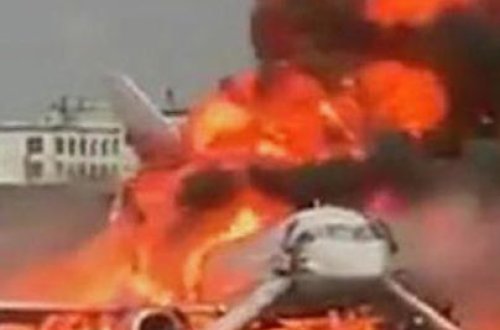 Полная картина крушения самолета в московском аэропорту