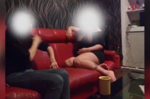 Masaj salonunda əxlaqsızlıq edən qadınlar iş başında yaxalandı: biabırçı – VİDEO