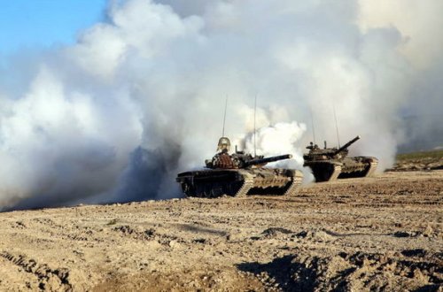 Ordumuz təlimə başlayır: 150 tank, 200 raket, 35 təyyarə
