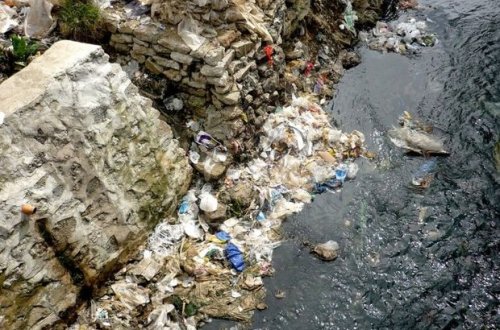 Filippin Kanadadakı səfirini geri çağırdı - Zibilə görə