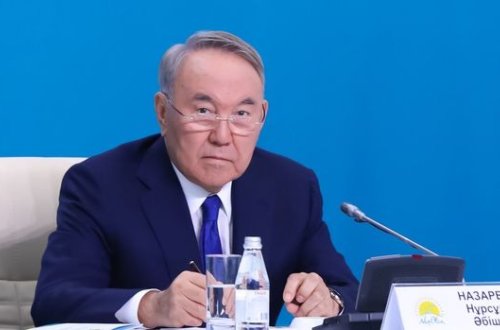 Назарбаев отказался от статуса «первого президента»