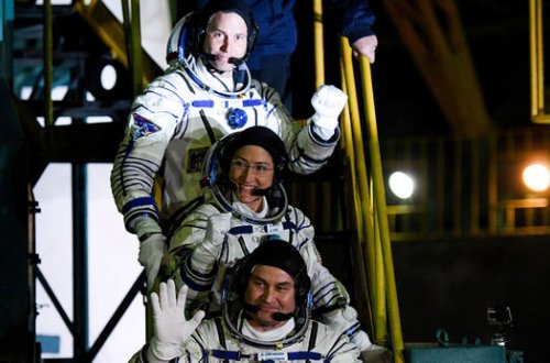 Kosmik stansiyada nasazlıq: astronavtlar iş yerində yatacaq