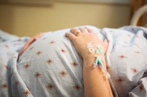 Житель Фатмаи искромсал ножом 19-летнюю беременную жену