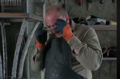 Экс-президент Грузии подался в сварщики - ВИДЕО