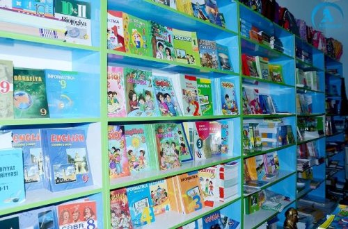 Nəşriyyatlara dərsliklərin çəkisinin yüngülləşdirilməsi ilə bağlı tapşırıqlar verilib