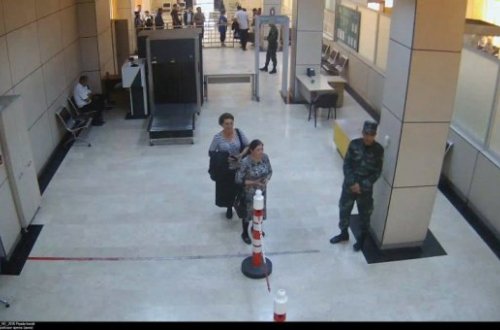 ''Əşyalarımızı gömrükdə saxlayıb, rüşvət istəyirlər''