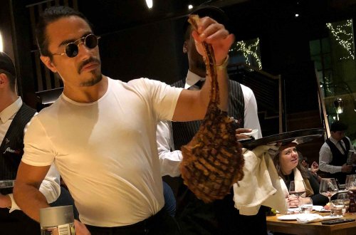 Qəssab Nüsrət qızıldan hamburqer hazırladı — FOTO+VİDEO