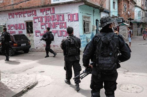 В Бразилии мужчина застрелил трех человек в церкви