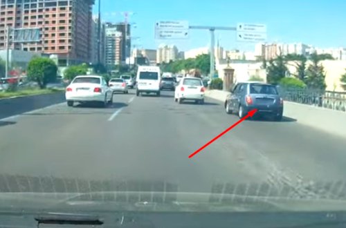 DYP hara baxır: Bakıdakı nömrəsiz avtomobillər kimindir? (VİDEO)