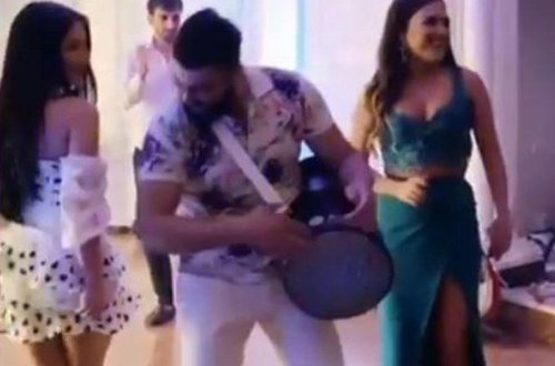 Танец девушек в Баку взбудоражил соцсети - ВИДЕО