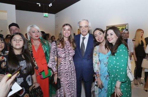 Leyla Əliyeva rəssam Zurab Seretelinin sərgisində - FOTO