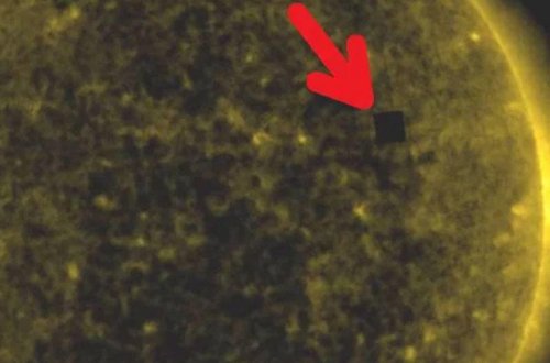 Günəşin yanında sirli kub göründü - VİDEO