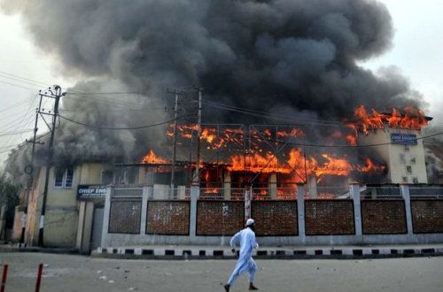 Hindistanda məktəb yandı: 19 ölü - VİDEO