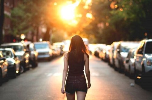 Gəncədə yeniyetmə qızı maşın vurub