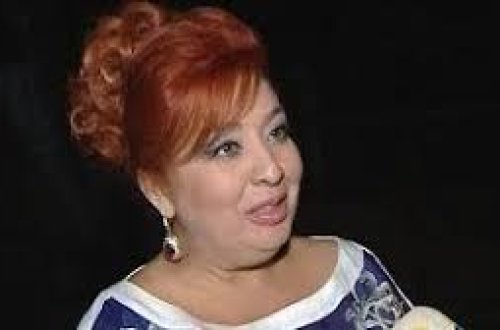“Evlənəcəyim adamın arvadı öldüyü üçün qısa geyinərəm” - Meyxanaçı Samirə - VİDEO