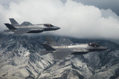 Amerikanın qırıcıları “vəhşi rejimi”ində İran sərhədlərində göründü