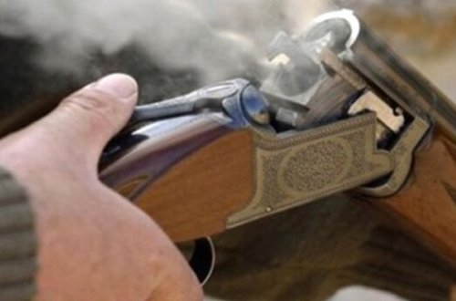 78 yaşlı cütlük evlərinin həyətində güllələndi - FOTOLAR