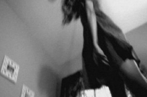 Azərbaycanda daha bir gənc ana özünü öldürdü