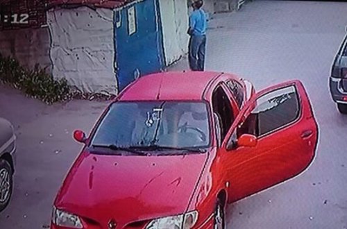 Pəncərədə mahnı dinləyən 19 yaşlı əlil qızı zorladı - VİDEO