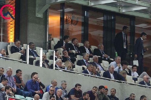 Azərbaycanlı məmurlar da “Çelsi”-“Arsenal” matçında