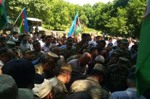 Azərbaycanın şəhid zabiti dəfn olundu - FOTO