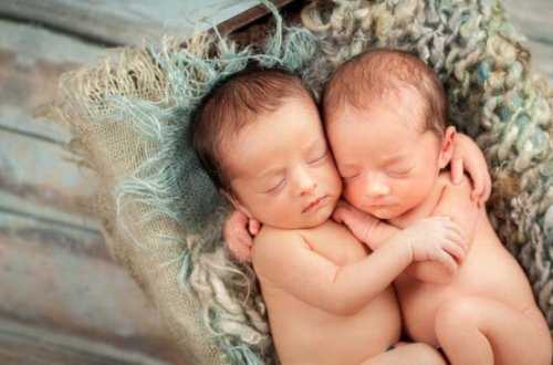 Qadın xəyanətinin qeyri-adi sonu: Əkizlərdən birinin atası… – Foto