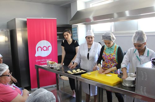 “Nar” eşitmə qüsurlu insanların peşəyə yiyələnməsinə dəstək olur