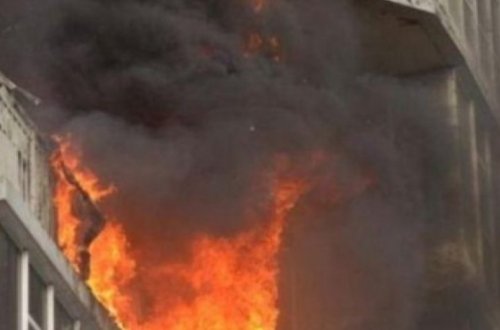 Пожар в сумгайытской многоэтажке: жители эвакуированы