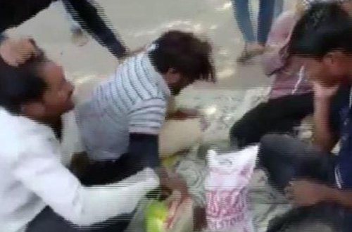 Hindistanda müsəlmanlar inək əti yediklərinə görə döyüldülər - VİDEO - FOTO